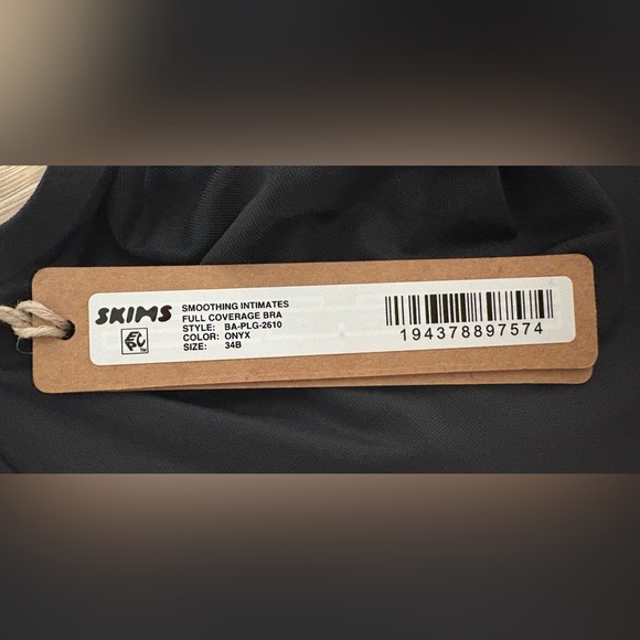 SKIMS Kim Kardashian smoothing intimates bra 34B new with tags - Picture 4 of 4